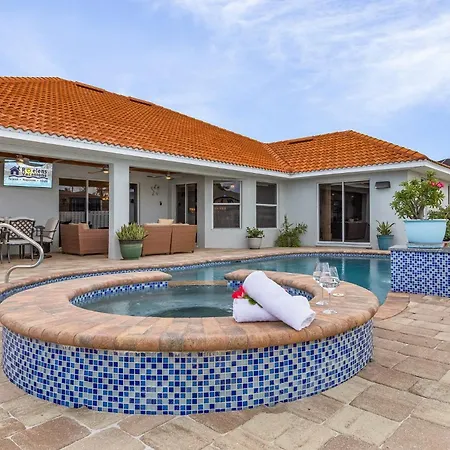 Come Find Sun & Sand - Private Beach, Heated Pool & Spa - Wanderlust Cape Coral - Roelens